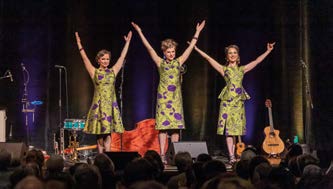 Die Zucchini Sistaz bei der Frührjahrseröffnung der VHS Gladbeck Die Zucchini Sistaz bei der Frührjahrseröffnung der VHS Gladbeck
