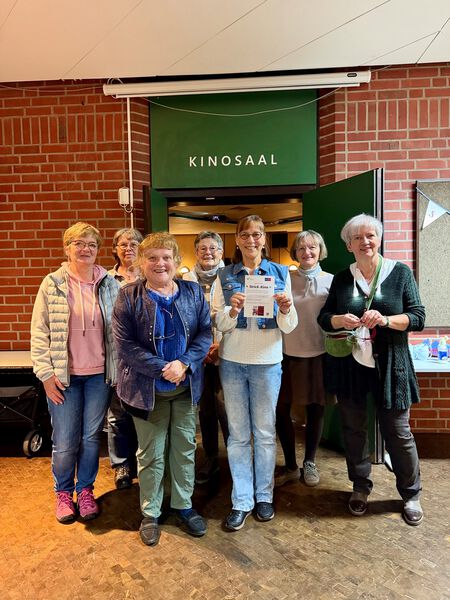 besucherinnen strick kino 1
