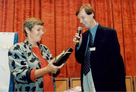 Carmen Thomas im Gespräch mit Dietrich Pollmann Dietrich Pollmann im Gespräch mit Carmen Thomas