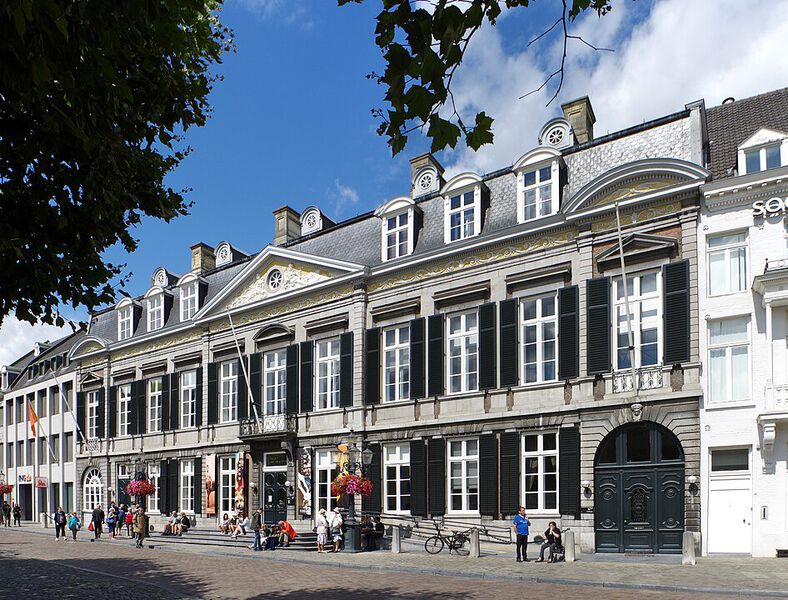 maastricht theater vrijthof c berthold werner cc by sa 4.0 www.commons.wikimedia.org